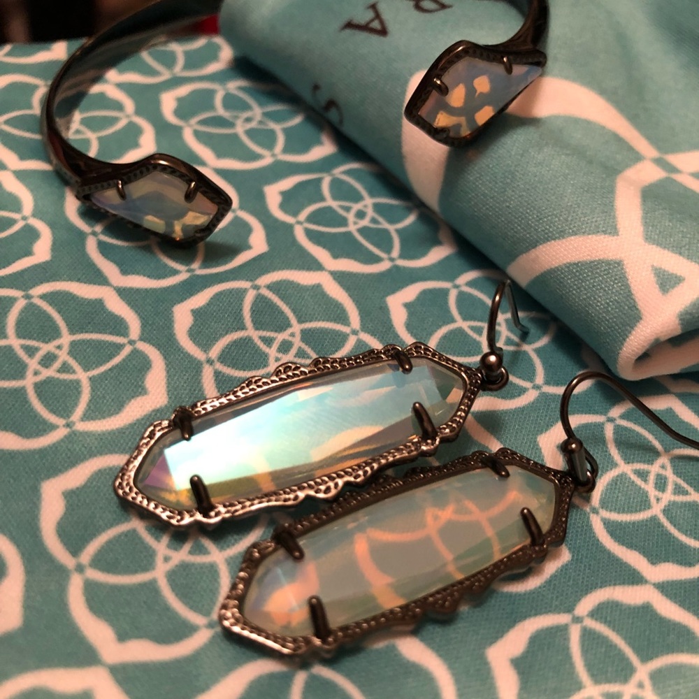 SOLD🔴Any takers? Opalite Frans and Liana🦄